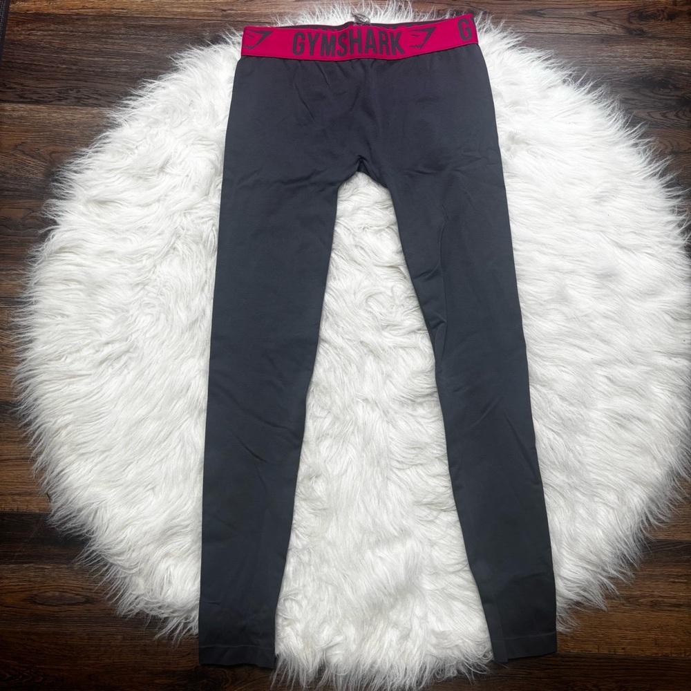 Gymshark Seamless Leggings in Gray size Women’s Medium